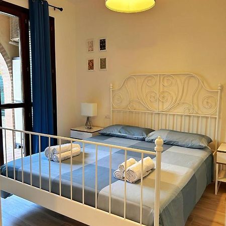 Casa Tea immersa nel verde con parcheggio gratuito Lucca Esterno foto