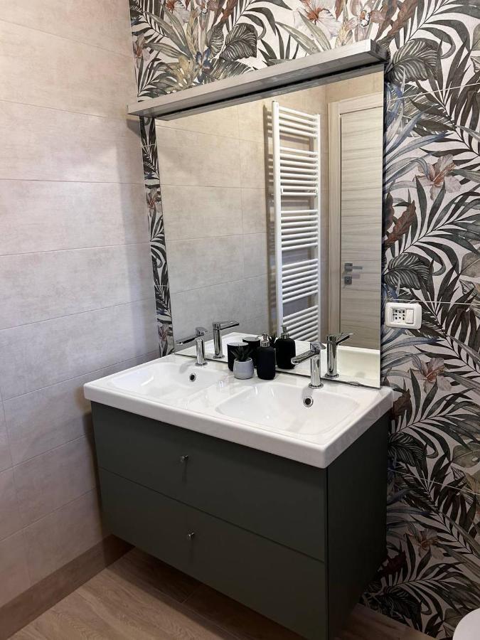Casa Tea immersa nel verde con parcheggio gratuito Lucca Esterno foto